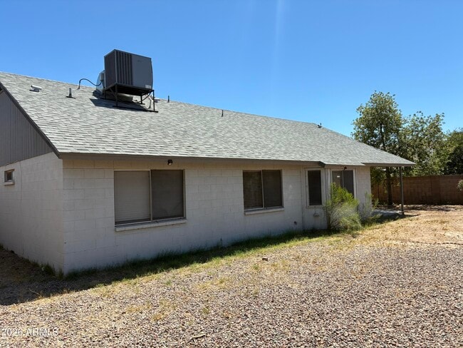 Building Photo - 10820 W Wagon Wheel Dr