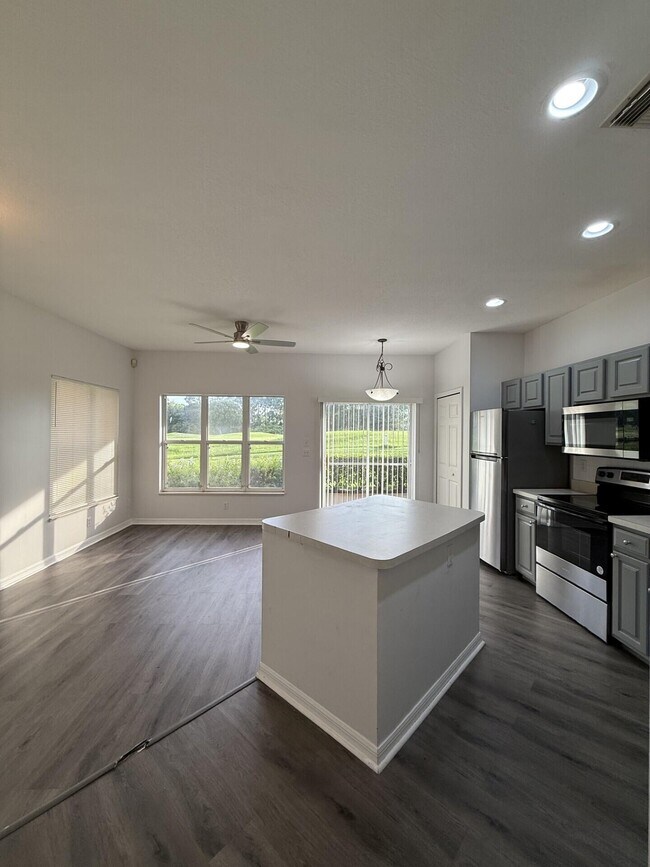 Building Photo - 9833 Perfect Dr