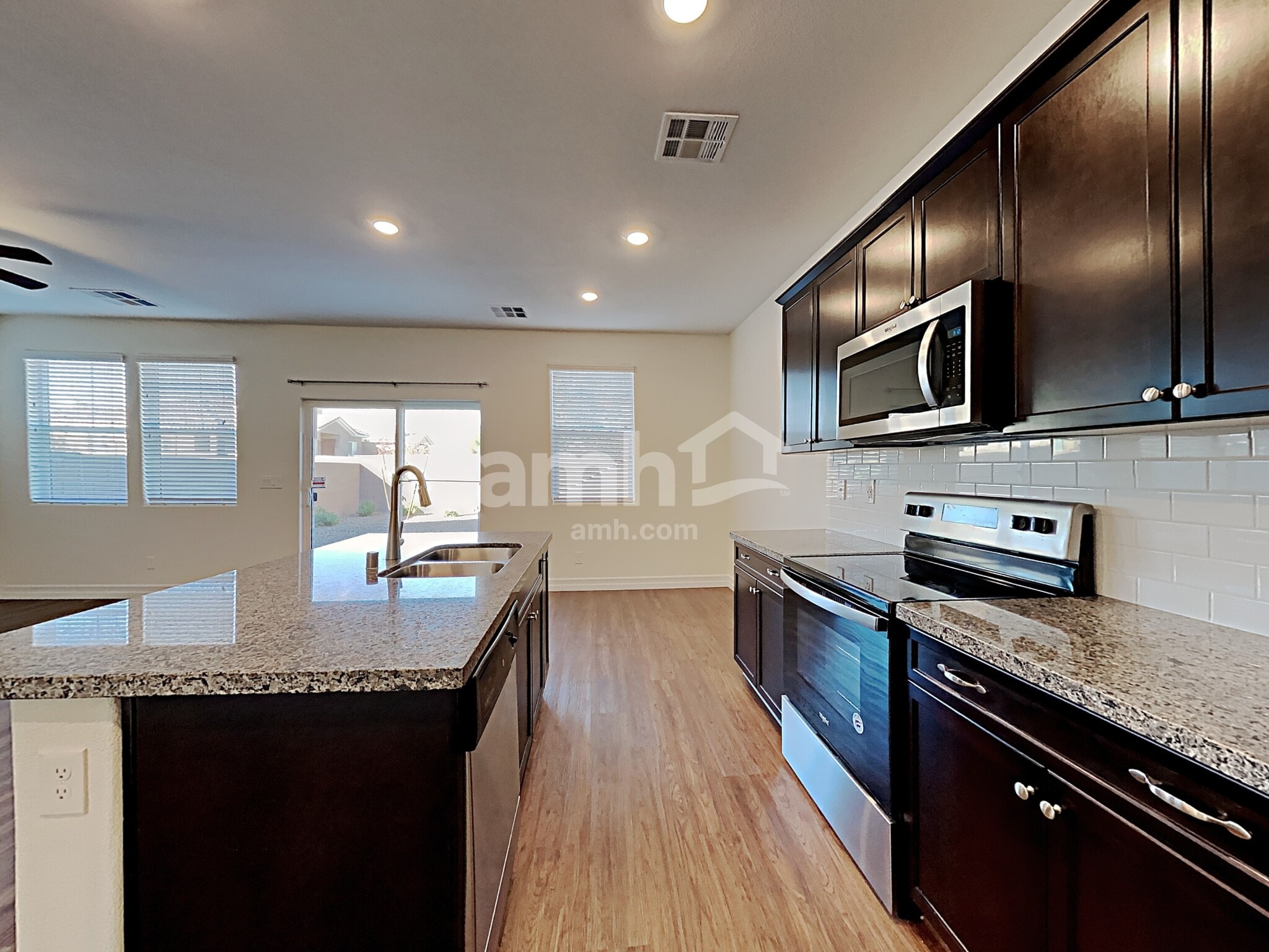 Building Photo - 9875 S Eastern Ave