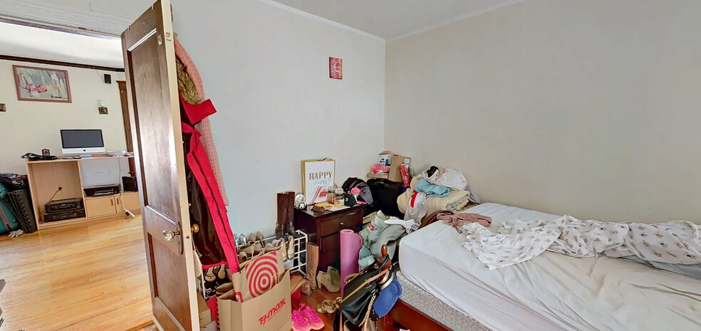 Building Photo - 785 Washington St