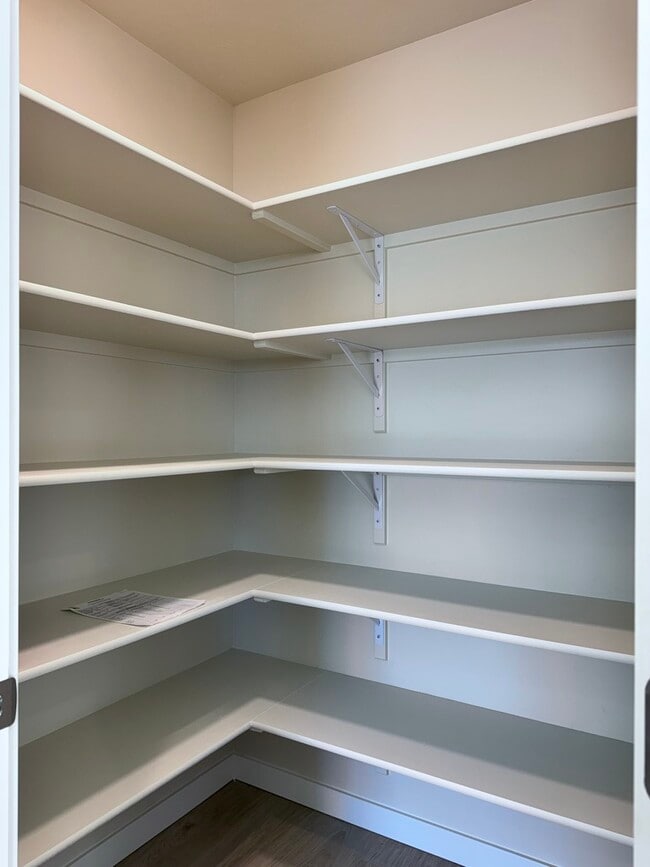 Building Photo - 7565 E Edison St