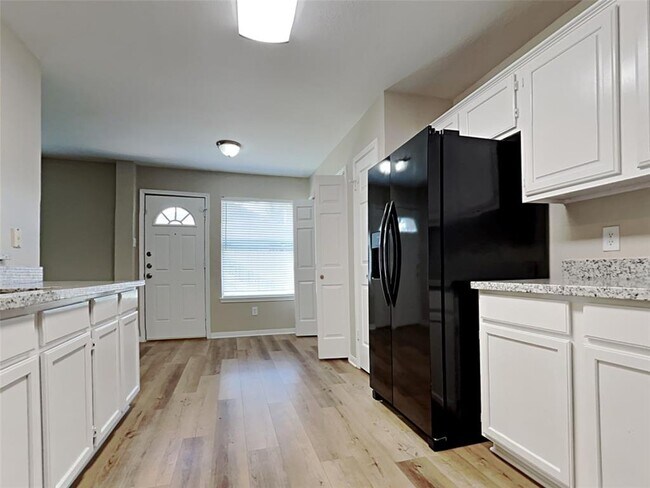 Building Photo - 9518 Cane Creek Dr