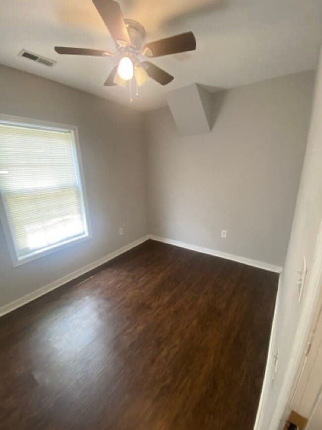 Building Photo - Cute 3 Bedroom Manchester Bungalow