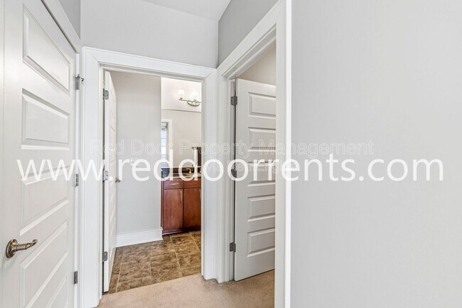 Building Photo - 802 N Meridian St