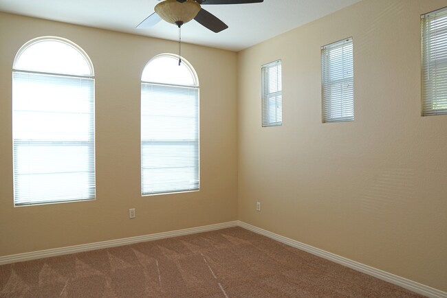 Building Photo - 35579 Domani Dr