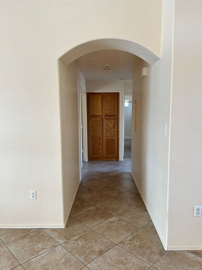 Building Photo - 4-Bedroom Home in Mesa Del Sol with Heated Pool and Spa