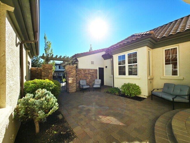 Building Photo - All-Inclusive Executive Luxury in Somerset...