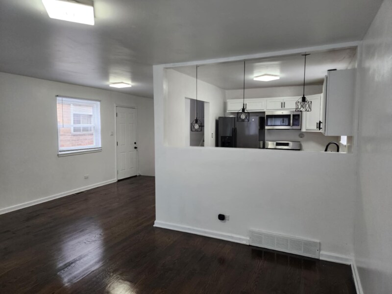 Building Photo - 9847 S Cottage Grove Ave