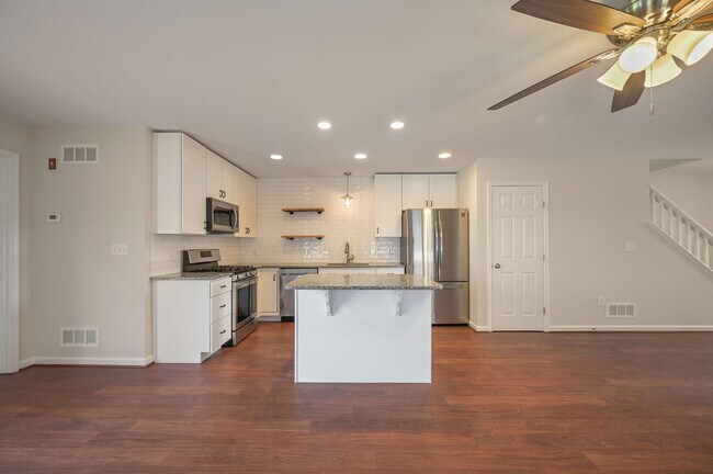 Building Photo - 12265 Willow Grove Rd