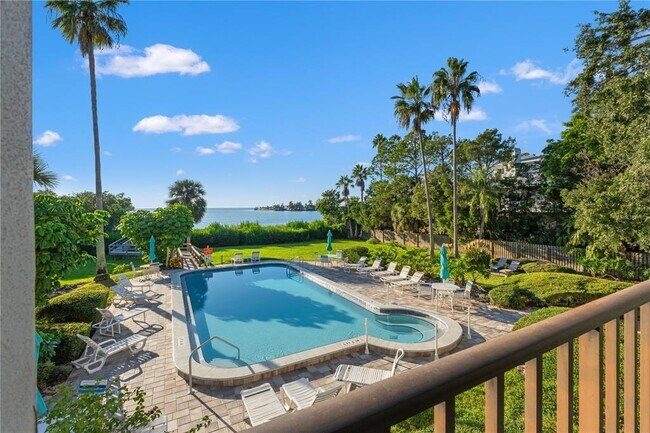 Building Photo - 300 S Florida Ave