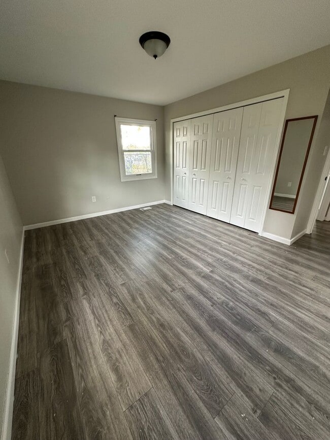 Building Photo - 3 Bed 2 bath Kensignton Rancher