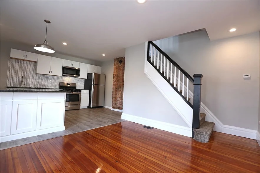 Building Photo - 1 Stebbins St