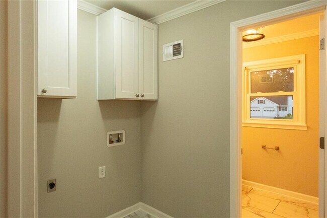 Building Photo - 3250 Indian Hills Dr