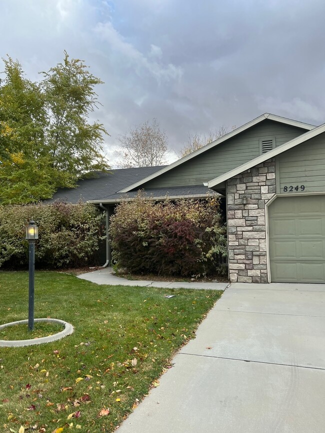 Primary Photo - Revamped 4bed 2bath South Boise