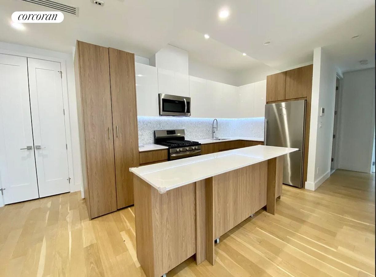 Building Photo - 322 Gates Ave