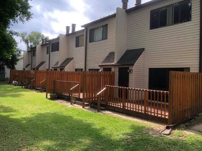 Building Photo - 2809 SE 17th St