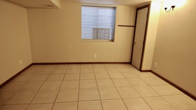 Lower Level Primary Suite - 6011 N Wall St