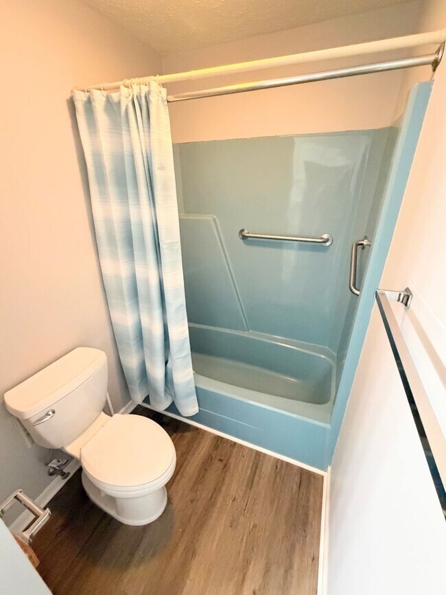 Building Photo - 919 Sandusky Dr