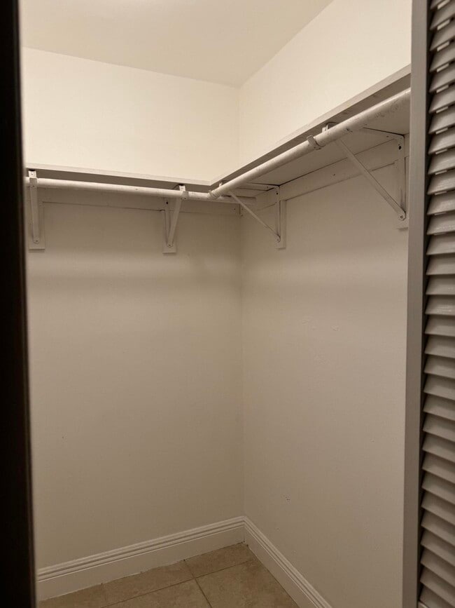 Building Photo - 3451 48th Ln S