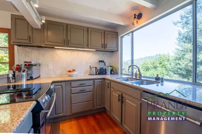 Building Photo - 57 Fremont Rd