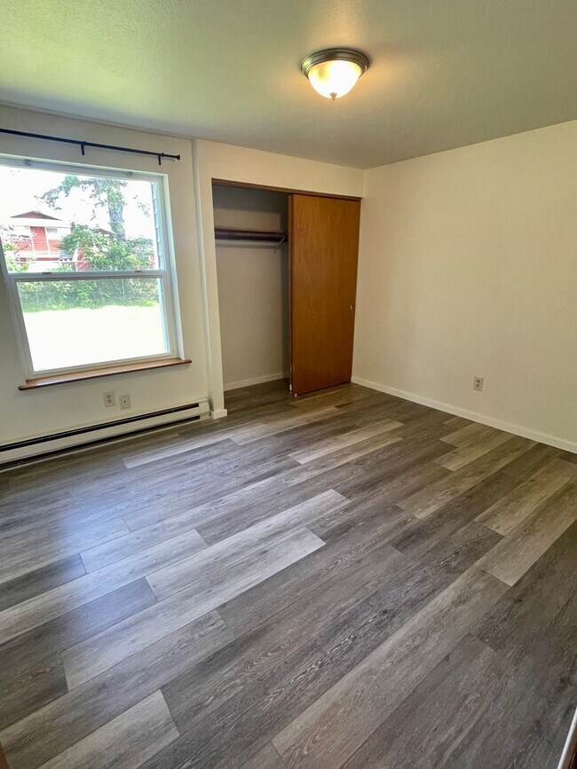 Building Photo - 2 Bed, 2 Bath Apartment in Blaine