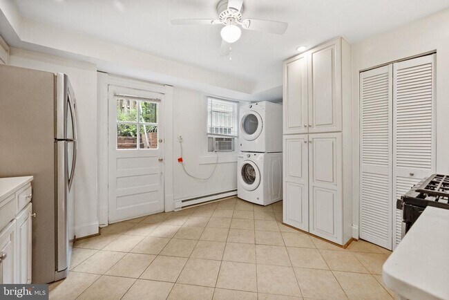 Building Photo - 1530 34th St NW