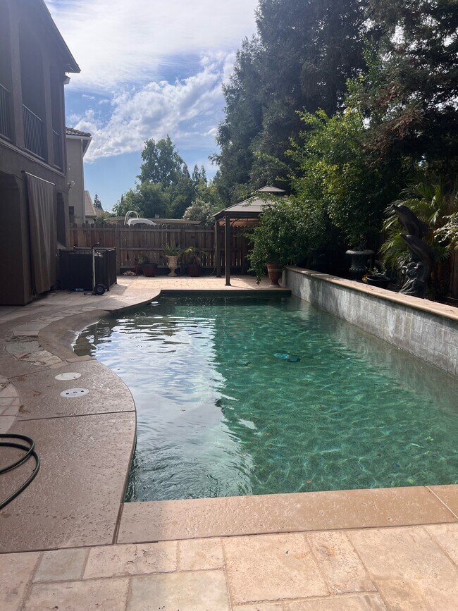 Building Photo - 2537 Deauville Cir
