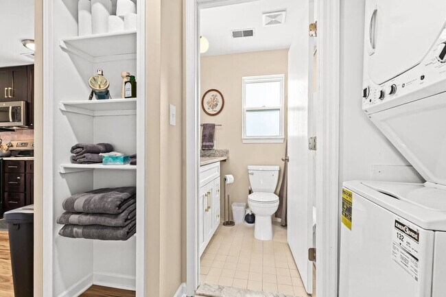 Building Photo - 18340 Mesle St