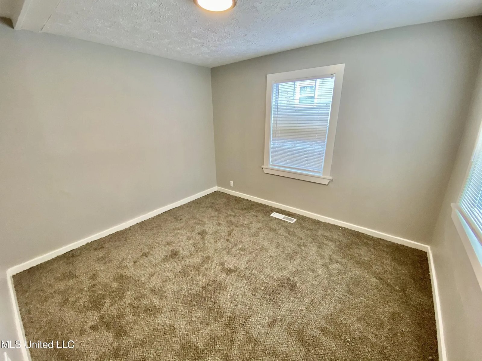 Building Photo - 308 Josanna St