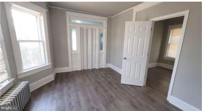 Building Photo - 1078 Lalor St