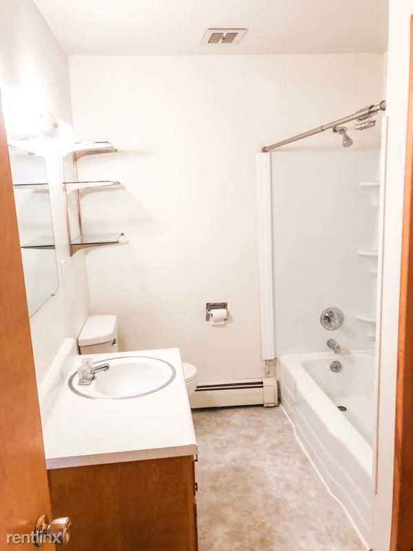 Building Photo - 2 br, 1 bath Apartment - 416 E Oak St