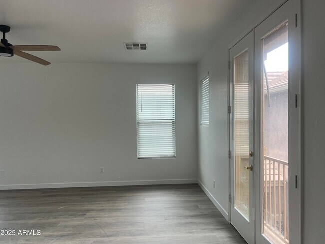 Building Photo - 3915 E Morelos St