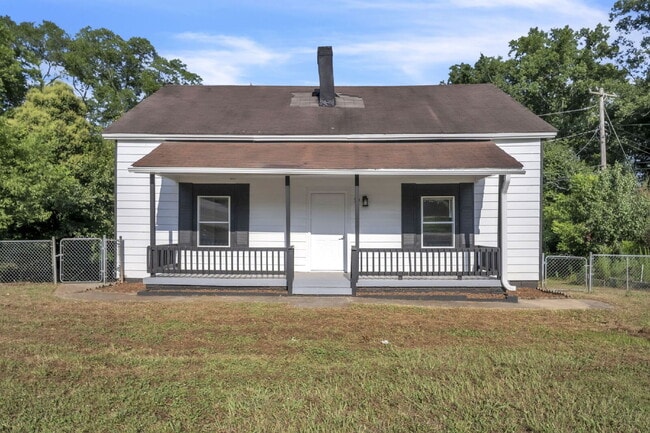 Primary Photo - Updated 2-Bedroom Mill Home in Anderson, S...