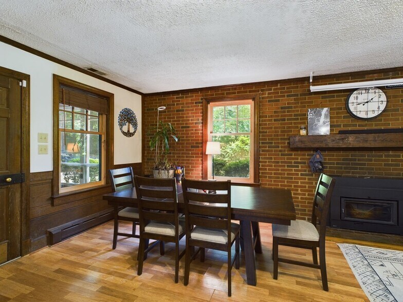 Building Photo - 5301 Bemiss Ct