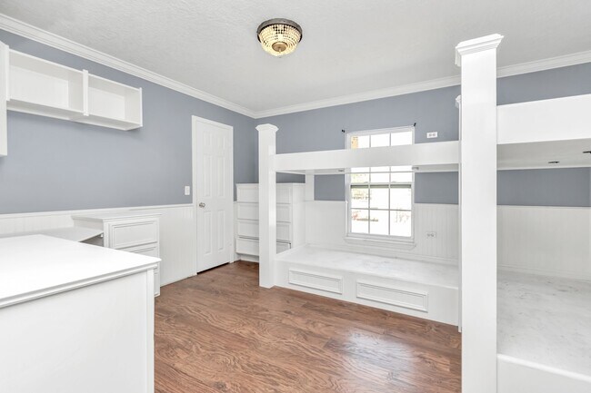 Building Photo - 12418 Mill Ridge Dr