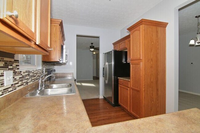Building Photo - Solid Eastside Home With Water View
