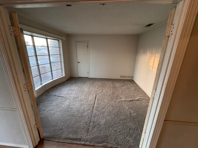 Building Photo - 6801 Lancelot Ct