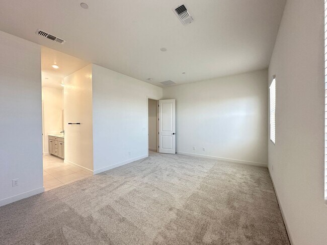 Building Photo - Summerlin Village