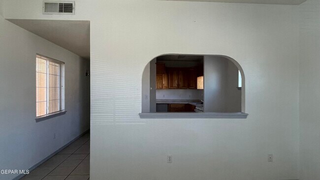Building Photo - 2717 Idalia Ave