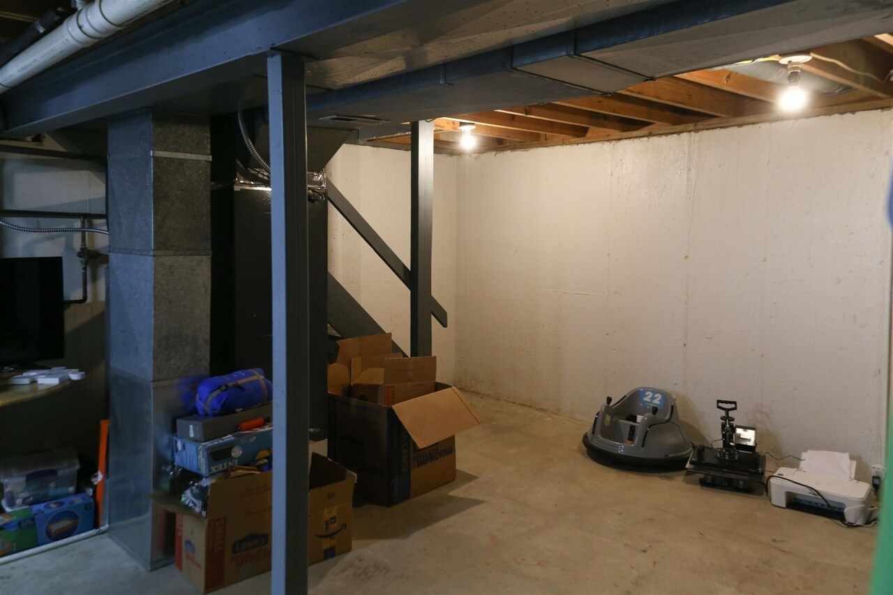 Building Photo - 41 Kyles Ln
