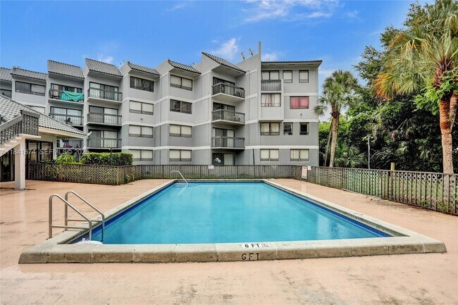 Building Photo - 1850 N Congress Ave