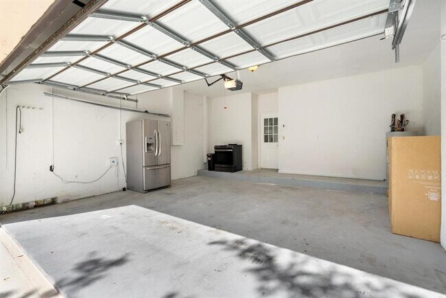 Building Photo - 5228 NW 112th Terrace