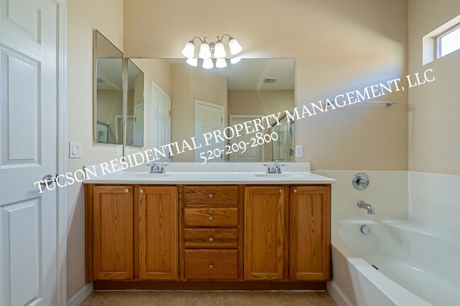 Building Photo - 6070 Wych Elm Pl