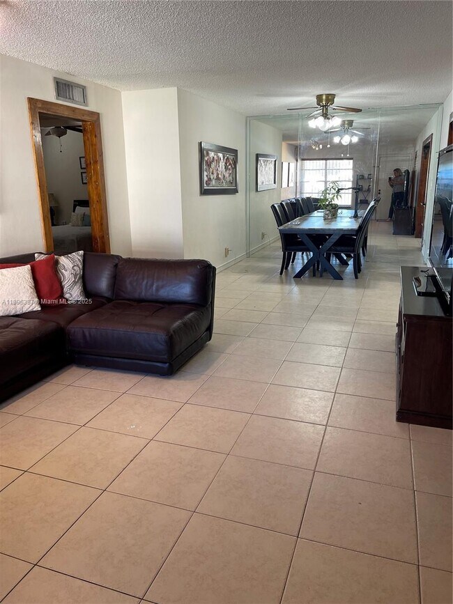 Building Photo - 12810 SW 43rd Dr