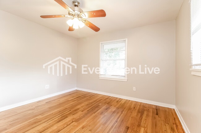 Building Photo - 106 Whitener Ave