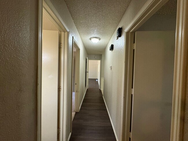 Building Photo - Lubbock Cooper ISD Gem: Ready-to-Rent July...