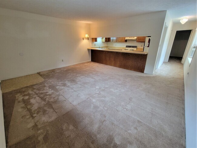 Building Photo - Desirable High Country Condo, Larger 1/1; Will Go Fast!!!!