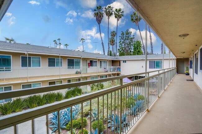 Building Photo - 4024 Ursula Ave (B)