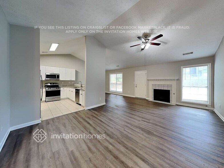 Building Photo - 7032 N Shore Dr