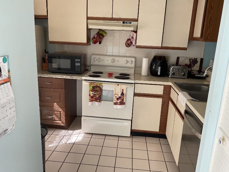 Building Photo - 6509 Spring Flower Dr